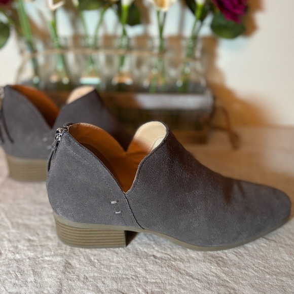 Kenneth Cole REACTION Women's Side Skip Ankle Boot Loafer, Concrete Size 8.5. - Picture 3 of 8